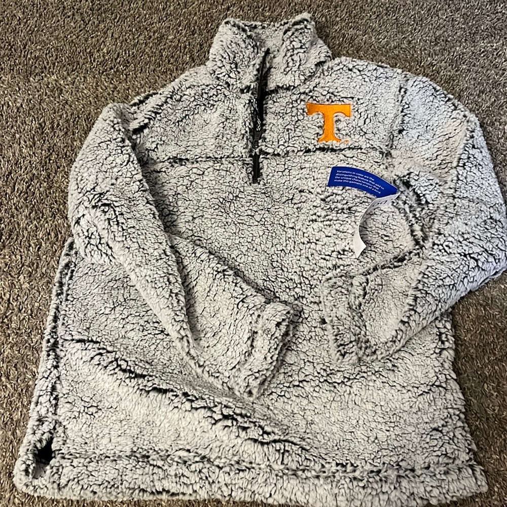 Brand new with tags Sherpa Tennessee Volunteers Super Soft Quarter-Zip pullover